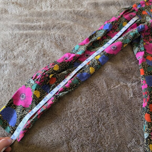 Hunter Bell Taylor Top Silk Floral Blouse Button Front Billow Sleeve Size L - Picture 16 of 16